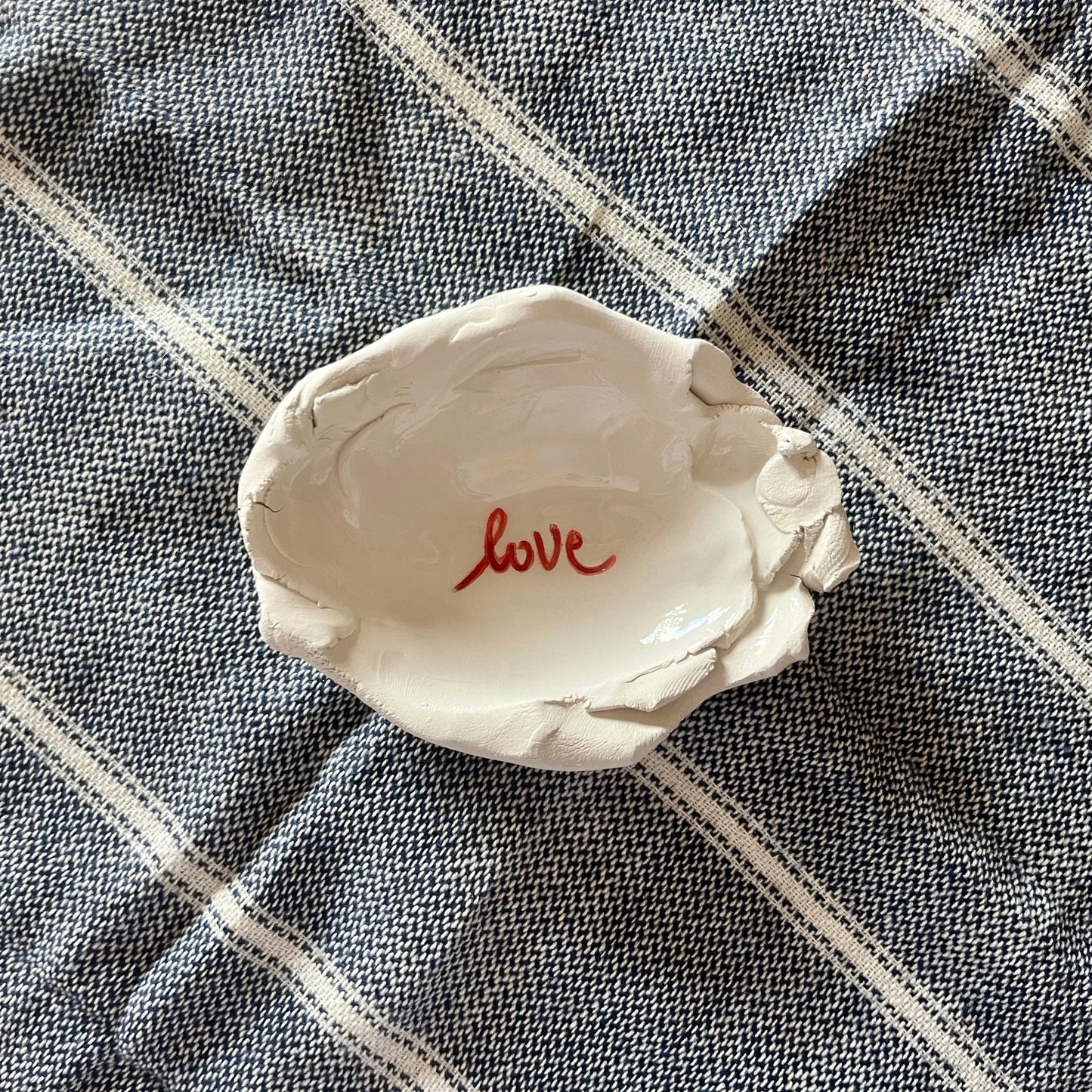 ciotolina-imperfetta-incisione-rossa-love-di-novecuoripottery