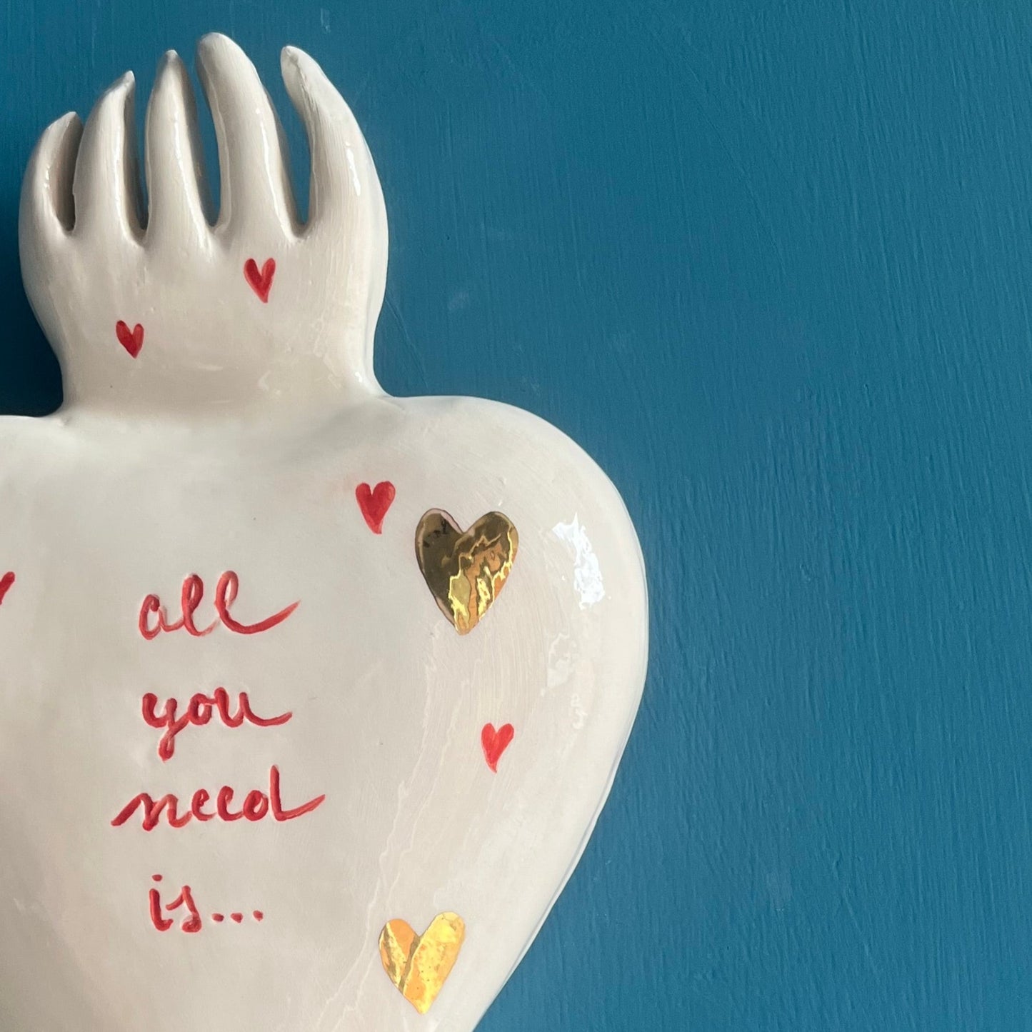 particolare-del-cuore-ex-voto-all-you-need-is-oro-novecuoripottery
