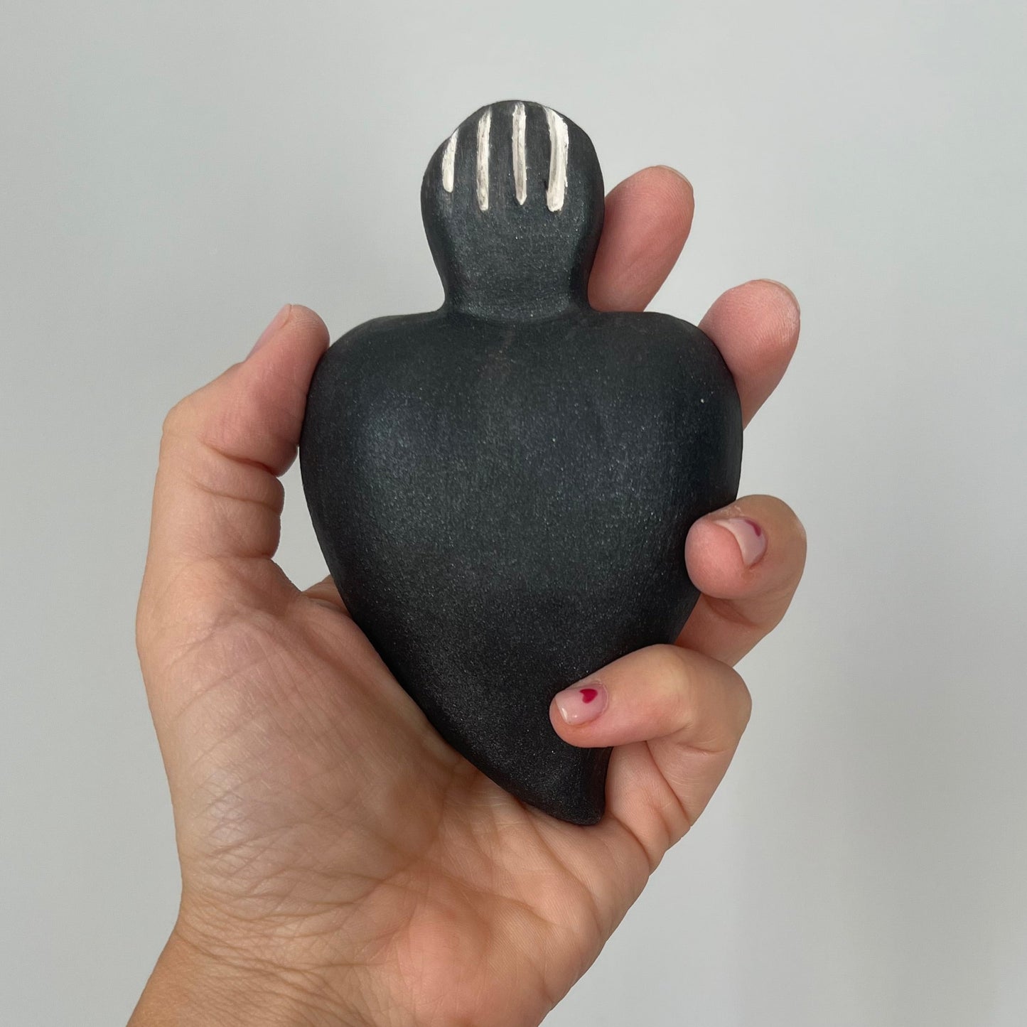 cuoricino-ex-voto-nero-opaco-novecuoripottery