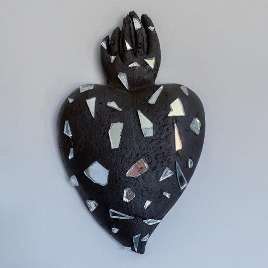 cuore-ex-voto-nero-frammenti-di-specchio-novecuoripottery