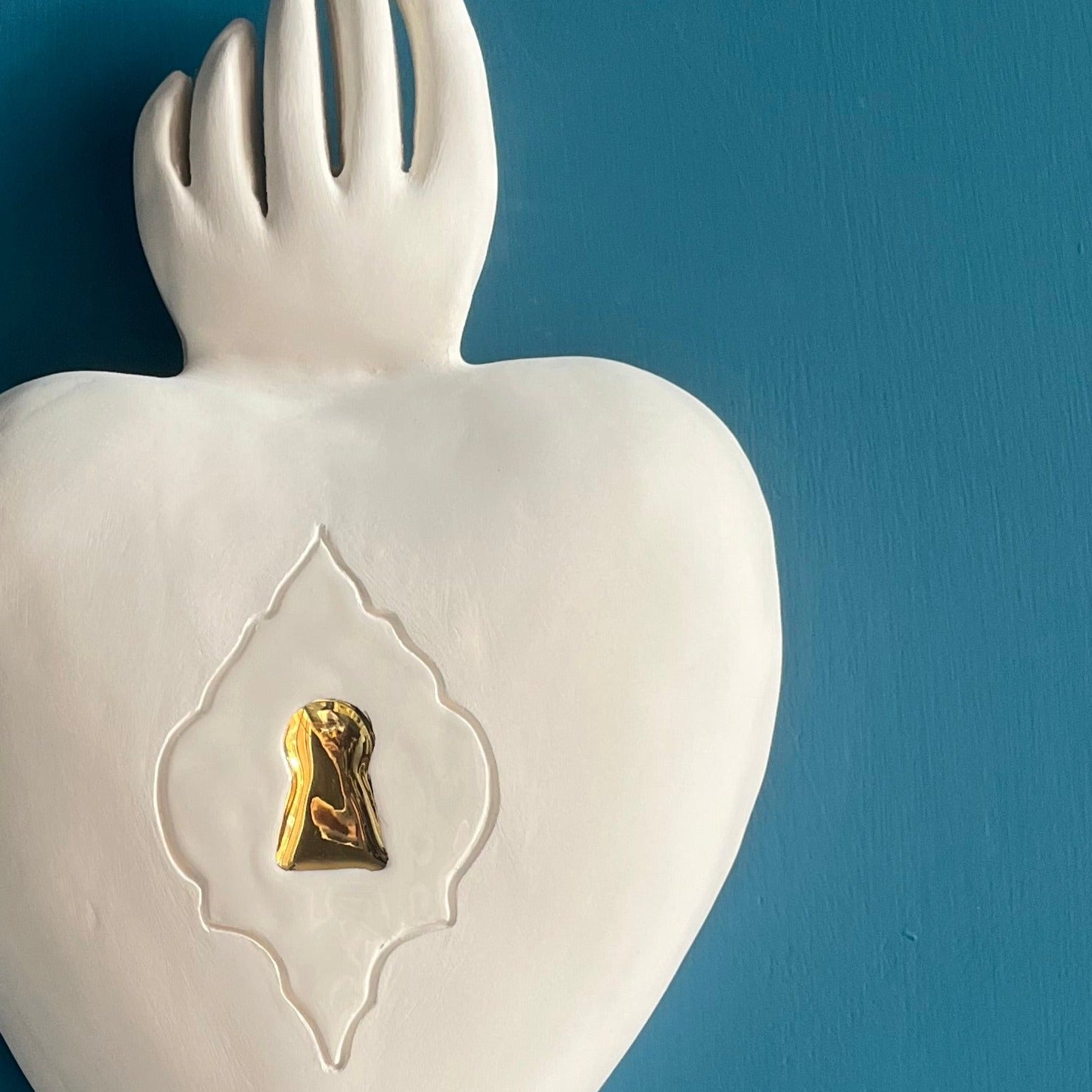 particolare-del-cuore-ex-voto-serratura-oro-novecuoripottery