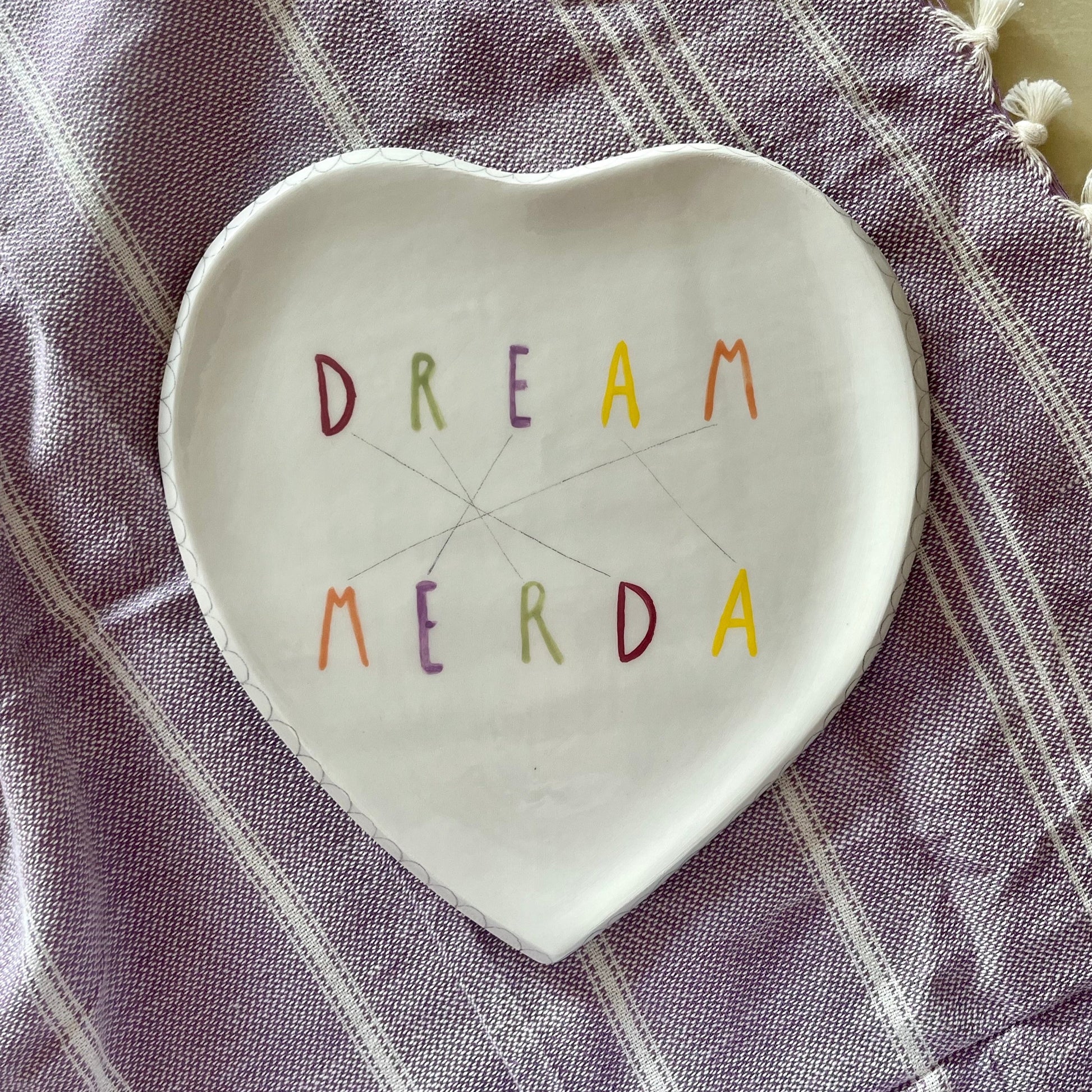 piatto-a-cuore-dream-merda-di-novecuoripottery