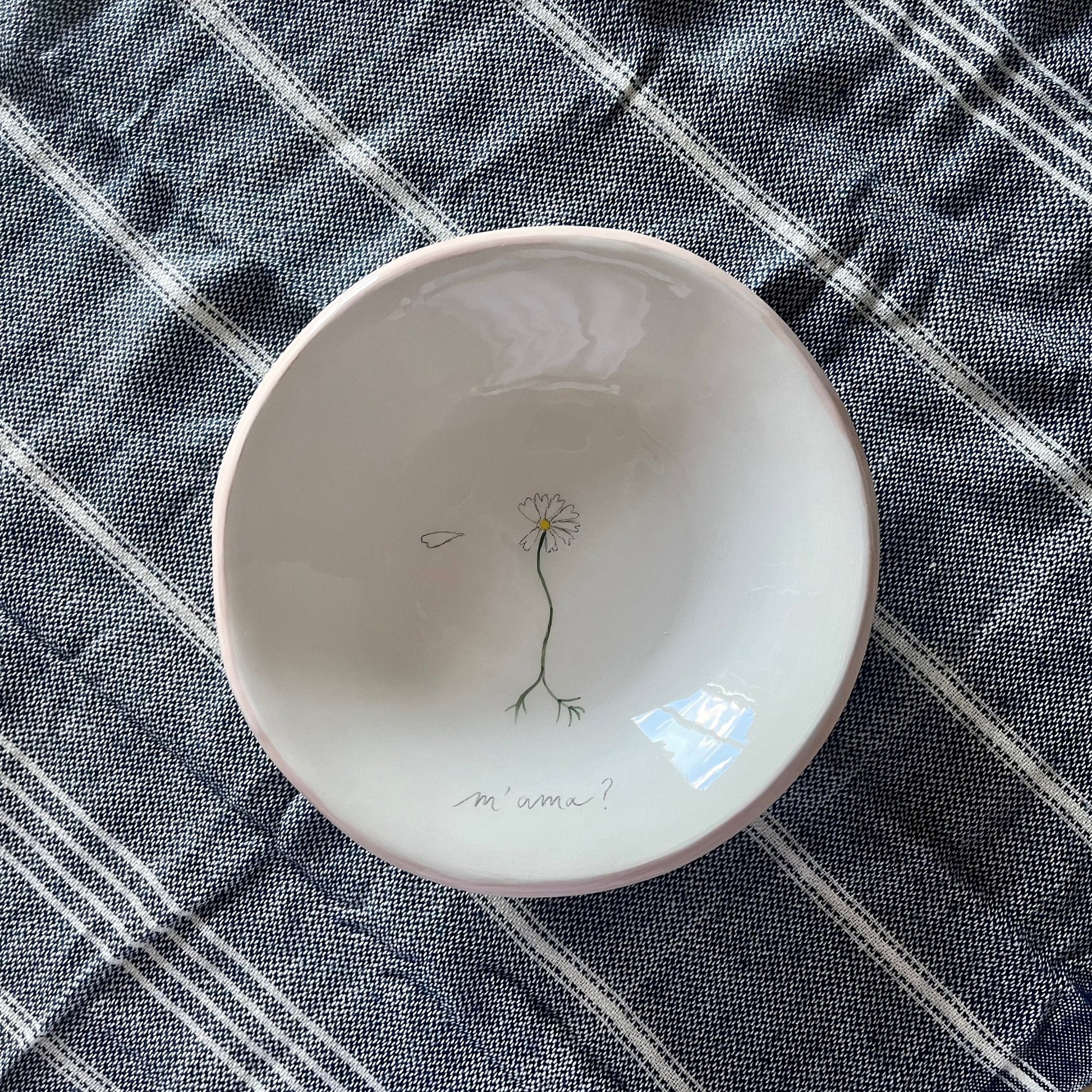piatto-fondo-margherita-mama-non-mama-di-novecuoripottery